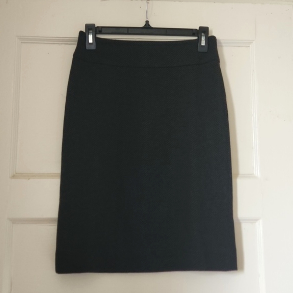 BCBG MaxAzria Stretch Midi Skirt / Size S
